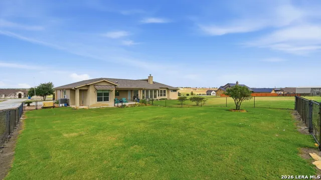263 TRIPLE R DR La Vernia, TX 78121