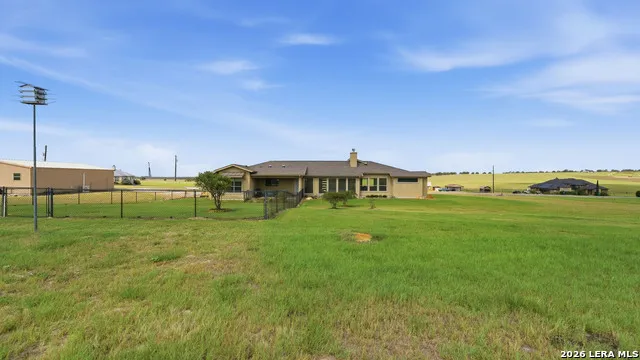 263 TRIPLE R DR La Vernia, TX 78121