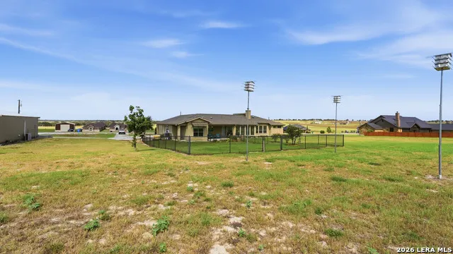 263 TRIPLE R DR La Vernia, TX 78121