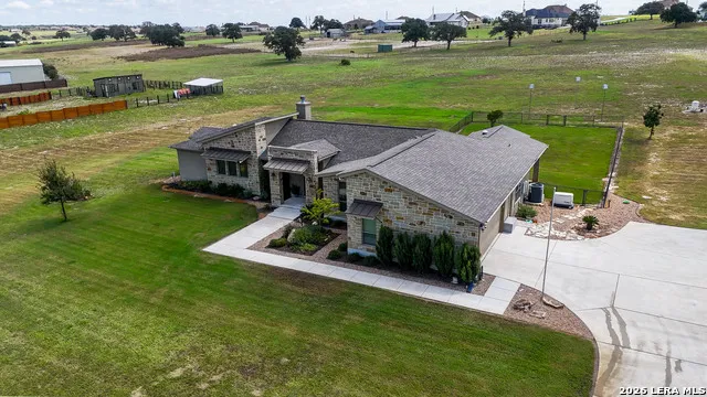 263 TRIPLE R DR La Vernia, TX 78121