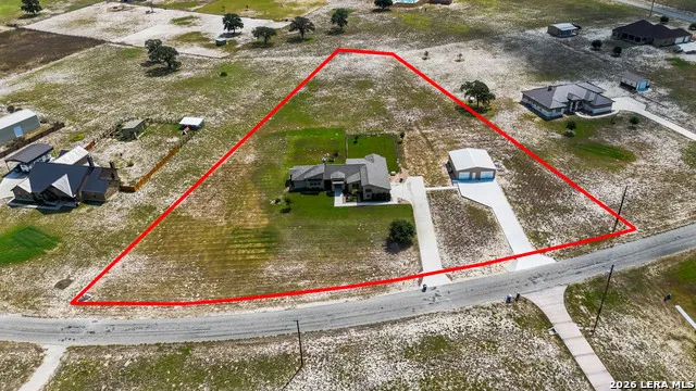 263 TRIPLE R DR La Vernia, TX 78121