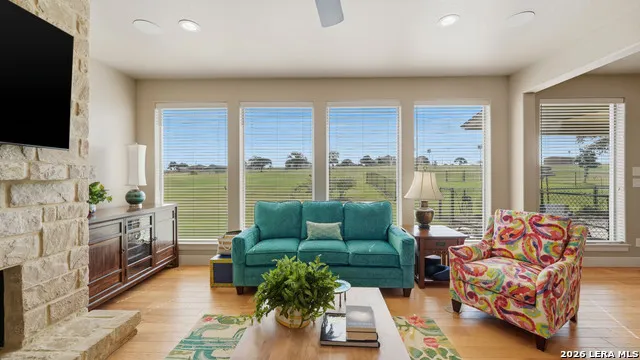 263 TRIPLE R DR La Vernia, TX 78121
