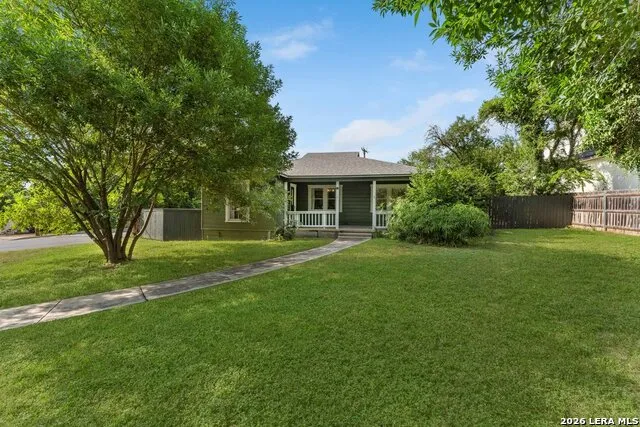 101 Charles Rd Terrell Hills, TX 78209