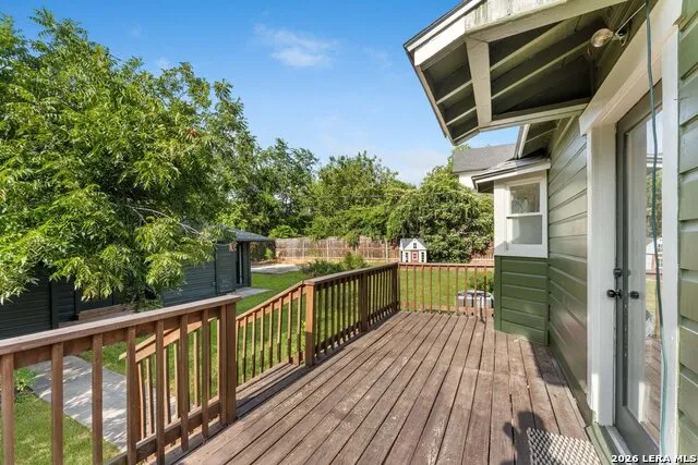 101 Charles Rd Terrell Hills, TX 78209