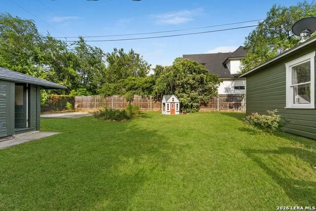 101 Charles Rd Terrell Hills, TX 78209