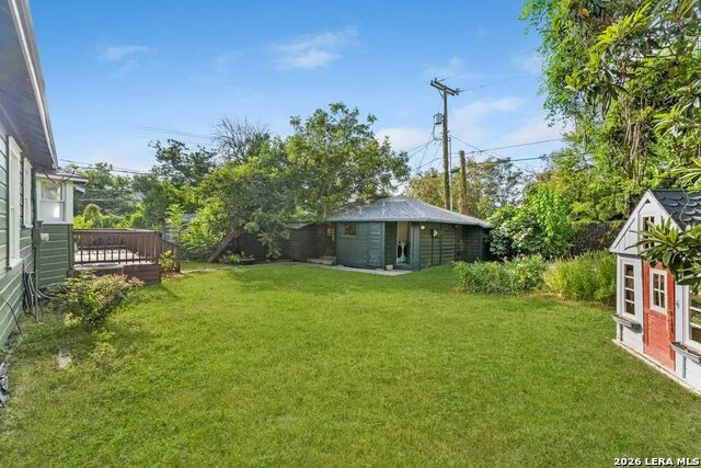 101 Charles Rd Terrell Hills, TX 78209