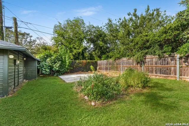 101 Charles Rd Terrell Hills, TX 78209