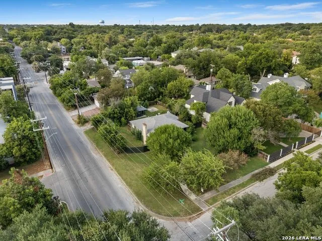 101 Charles Rd Terrell Hills, TX 78209