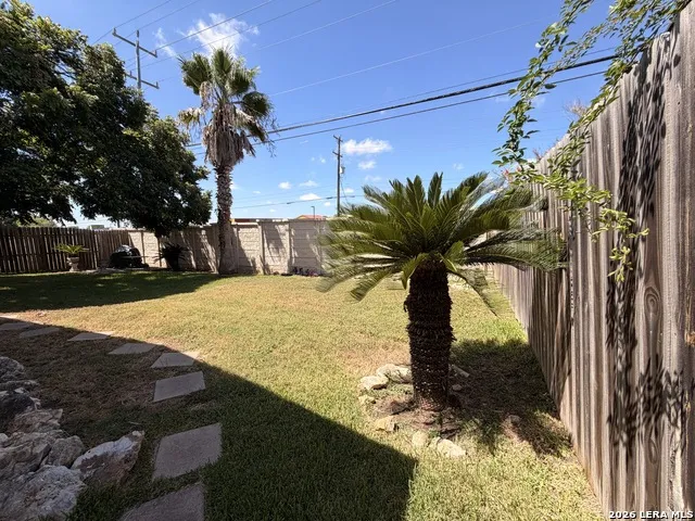 11217 Champion Oak Live Oak, TX 78233