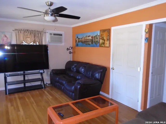 238 STOREYWOOD DR San Antonio, TX 78213
