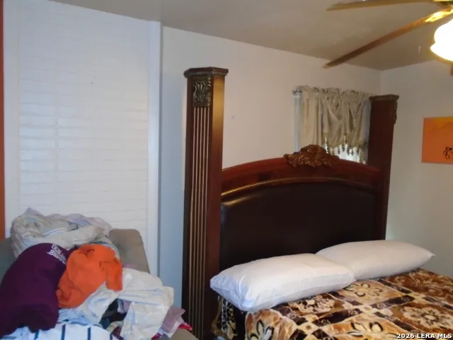 238 STOREYWOOD DR San Antonio, TX 78213