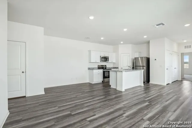 10652 Tufted Court Adkins, TX 78101