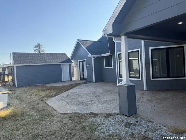 200 S 16TH ST Carrizo Springs, TX 78834