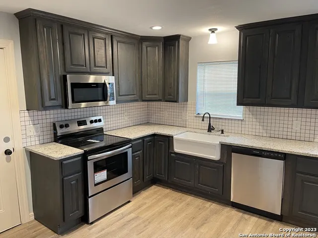 436 RIVER SPRINGS DR Seguin, TX 78155