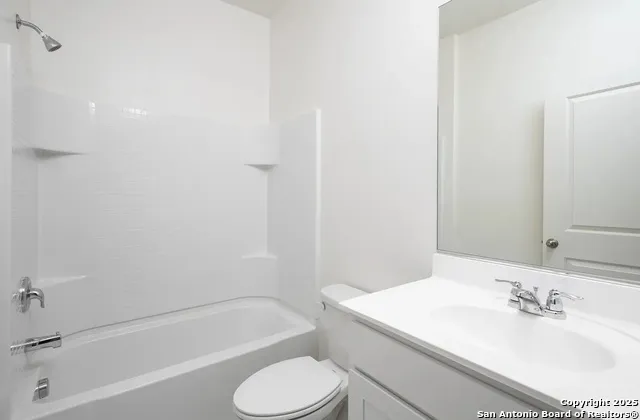 12819 Spur Hollow Schertz, TX 78154