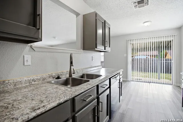 714 DANA DR Converse, TX 78109