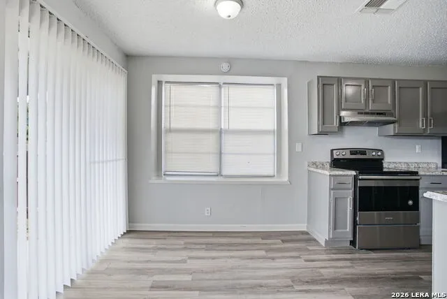 714 DANA DR Converse, TX 78109