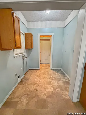 2722 ELLIS RD Beeville, TX 78102
