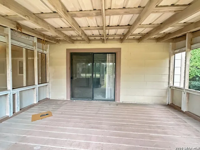 2722 ELLIS RD Beeville, TX 78102