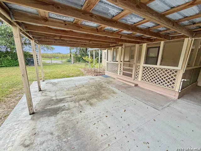 2722 ELLIS RD Beeville, TX 78102