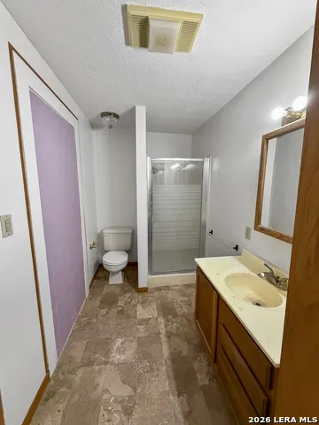 2722 ELLIS RD Beeville, TX 78102