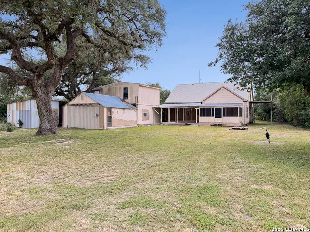 2722 ELLIS RD Beeville, TX 78102