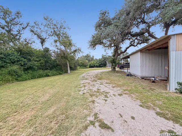 2722 ELLIS RD Beeville, TX 78102