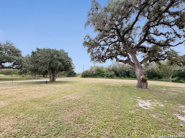 2722 ELLIS RD Beeville, TX 78102
