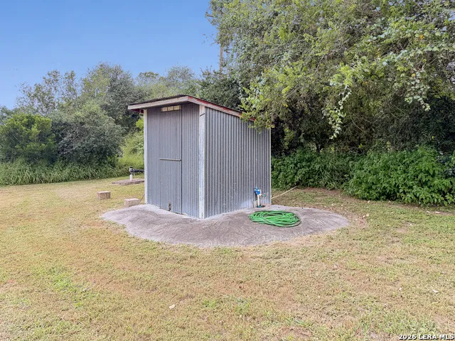 2722 ELLIS RD Beeville, TX 78102