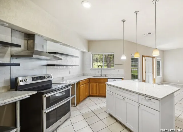 217 SKY VIEW DR Adkins, TX 78101