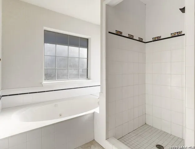 217 SKY VIEW DR Adkins, TX 78101