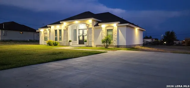 658 Fm 2030 Eagle Pass, TX 78852