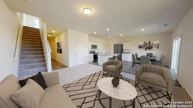 10526 Placeaya Lake Adkins, TX 78101