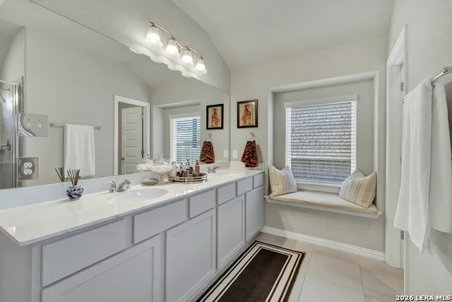 2080 Cowan New Braunfels, TX 78132
