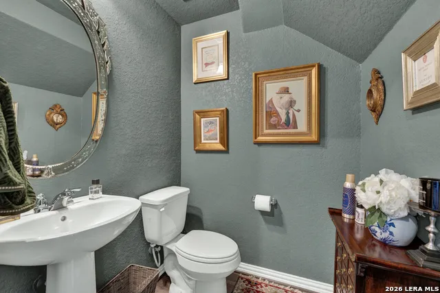 2080 Cowan New Braunfels, TX 78132