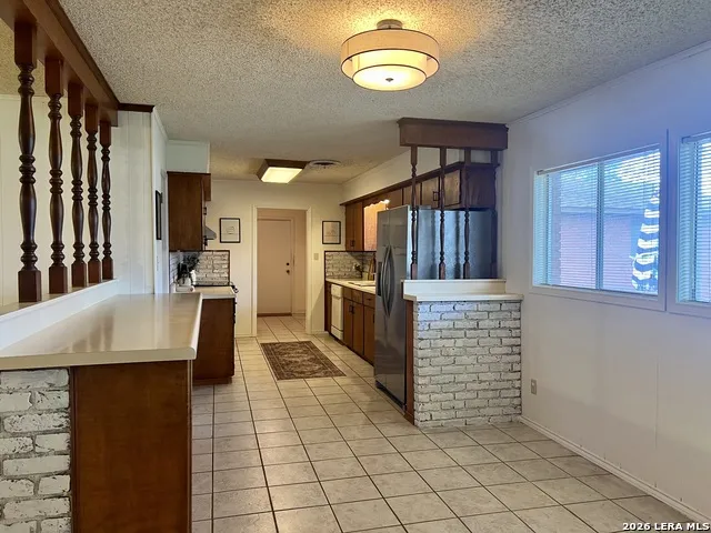 902 Oakridge Dr Pleasanton, TX 78064