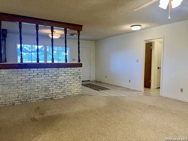 902 Oakridge Dr Pleasanton, TX 78064