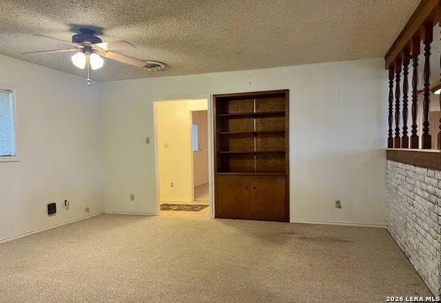 902 Oakridge Dr Pleasanton, TX 78064
