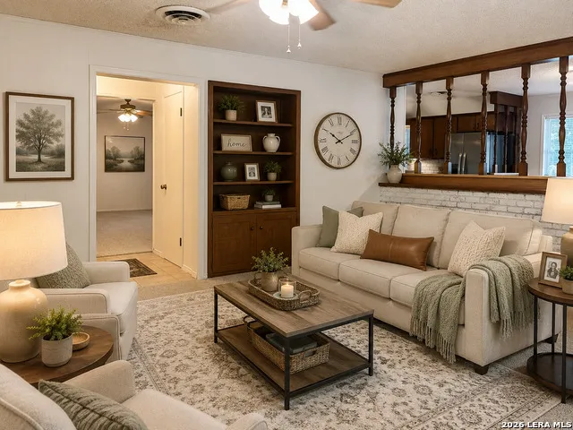 902 Oakridge Dr Pleasanton, TX 78064