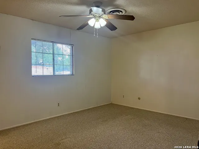 902 Oakridge Dr Pleasanton, TX 78064