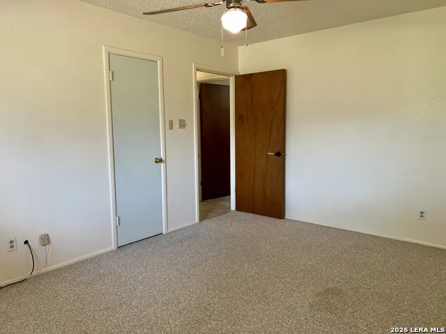 902 Oakridge Dr Pleasanton, TX 78064