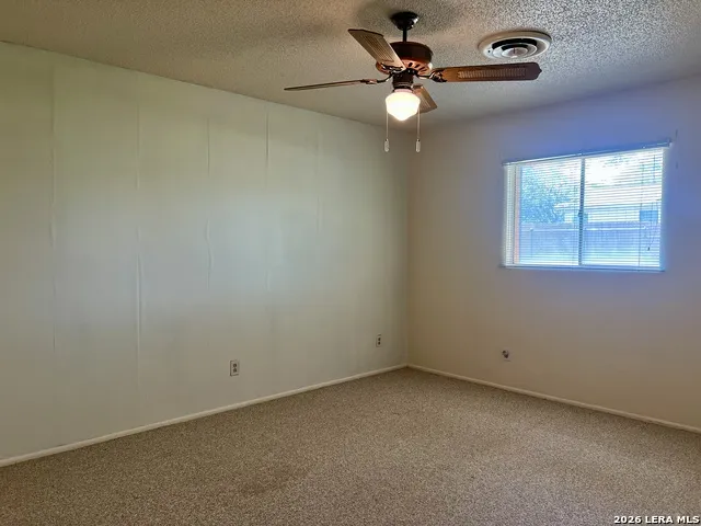 902 Oakridge Dr Pleasanton, TX 78064