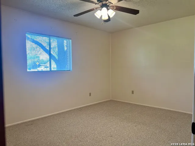 902 Oakridge Dr Pleasanton, TX 78064