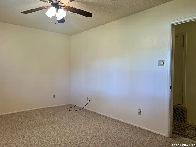 902 Oakridge Dr Pleasanton, TX 78064