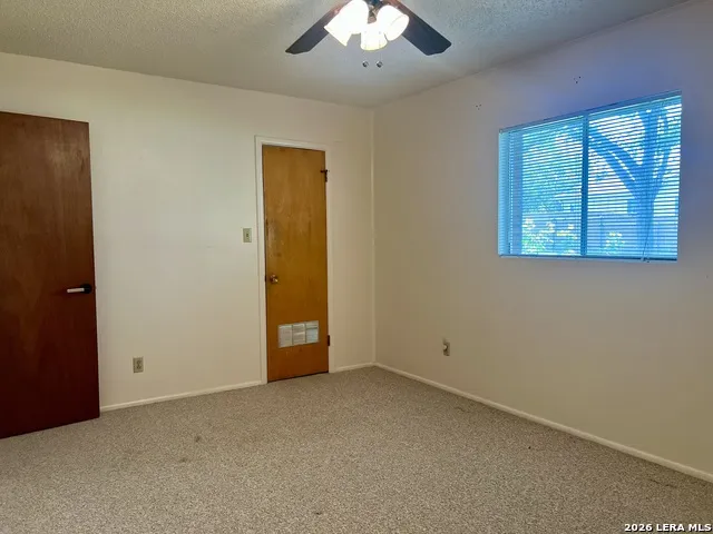 902 Oakridge Dr Pleasanton, TX 78064