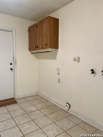 902 Oakridge Dr Pleasanton, TX 78064