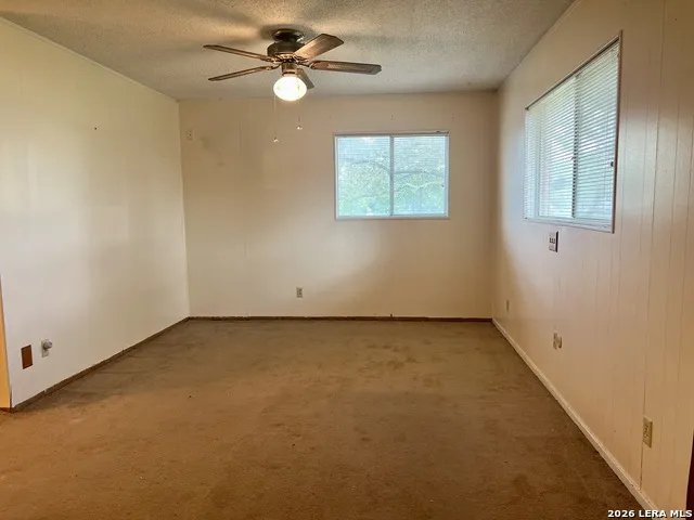 902 Oakridge Dr Pleasanton, TX 78064