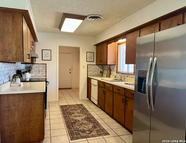 902 Oakridge Dr Pleasanton, TX 78064