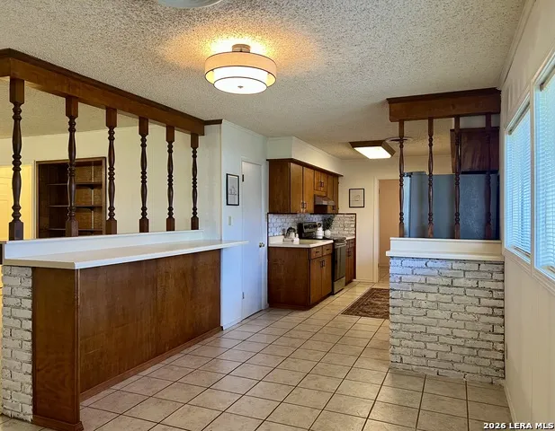 902 Oakridge Dr Pleasanton, TX 78064