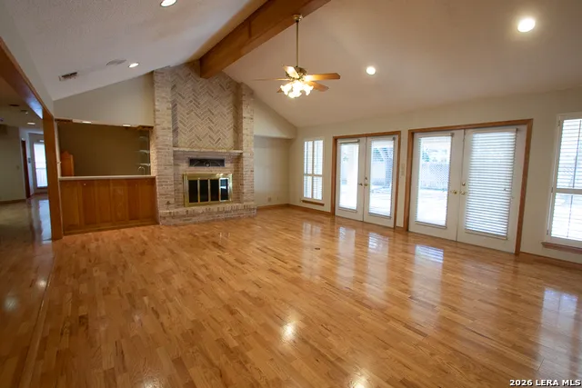 8 Granburg Pl San Antonio, TX 78218